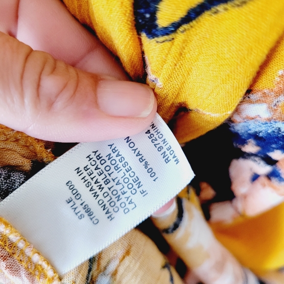 One Clothing floral off shoulder blouse size large - Picture 8 of 8